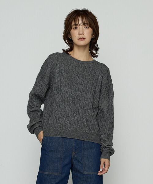 COMME CA Wardrobe(コムサワードローブ)の「〔 +サイズ 〕ケーブル編 ニットプルオーバー(ニット/セーター・レディース・イエロー・13号)」の14枚目の写真