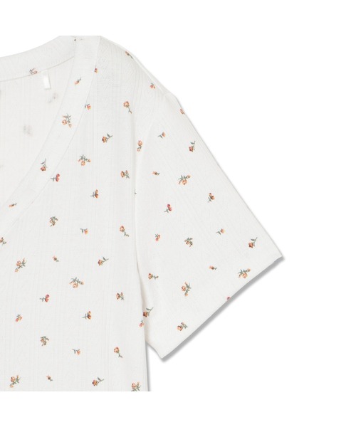 GUESS JEANS（ゲスジーンズ）の「GUESS JEANS Pointelle Short Sleeves Henley Top（Tシャツ/カットソー・レディース・ホワイト系その他・MEDIUM/X-SMALL）」の9枚目の写真