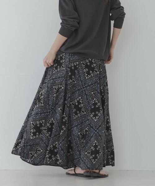 URBAN RESEARCH Sonny Label（アーバンリサーチサニーレーベル）の「パネル柄プリントスカート（スカート・レディース・ブルー/ブラック・FREE）」の6枚目の写真