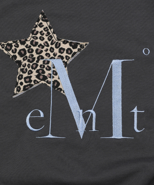 MUCENT(ムセント)の「ミュアヒョピスターパッチアシンメトリーフリルツイスト半袖Tシャツ(Tシャツ/カットソー・レディース・チャコール・FREE)」の2枚目の写真