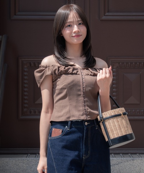 SENEE(セニー)の「front hook gathered tops(フロントホックギャザートップス)(Tシャツ/カットソー・レディース・ブラウン/ブラック・FREE)」の9枚目の写真