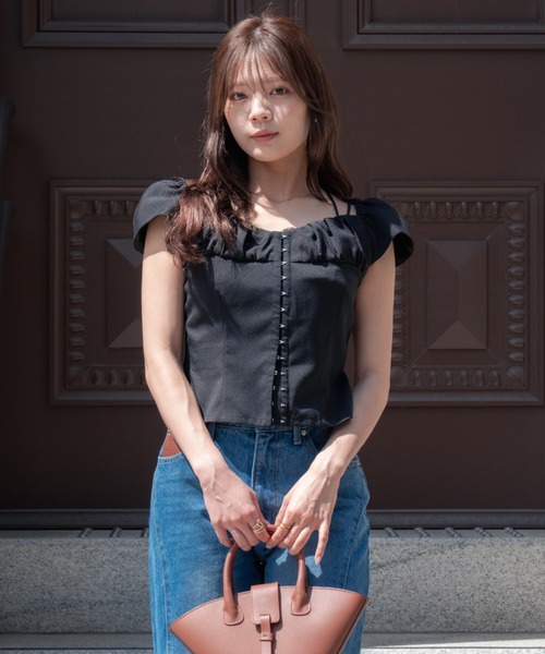 SENEE(セニー)の「front hook gathered tops(フロントホックギャザートップス)(Tシャツ/カットソー・レディース・ブラウン/ブラック・FREE)」の11枚目の写真