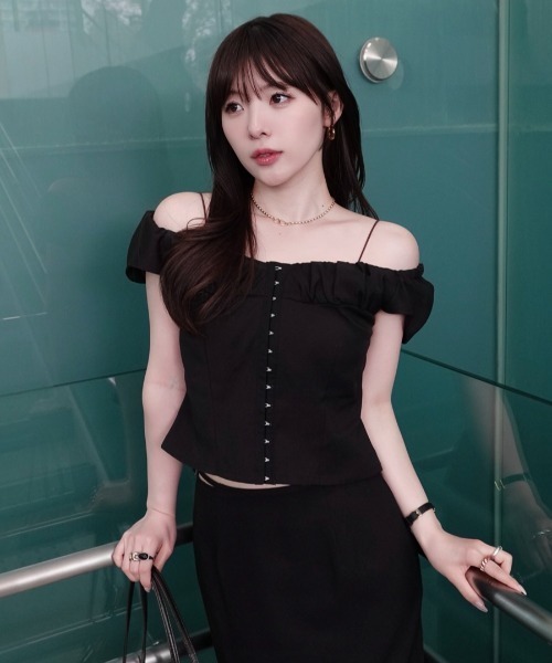SENEE(セニー)の「front hook gathered tops(フロントホックギャザートップス)(Tシャツ/カットソー・レディース・ブラウン/ブラック・FREE)」の20枚目の写真