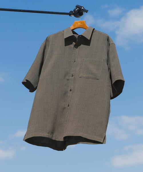 ITEMS URBANRESEARCH（アイテムズ アーバンリサーチ）の「『接触冷感/吸水速乾/イージーケア/UVカット』クイックドライリネンタッチ半袖シャツ（シャツ/ブラウス・メンズ・ベージュ/チャコールグレー/ブラック/オリーブ・LARGE/MEDIUM）」の4枚目の写真