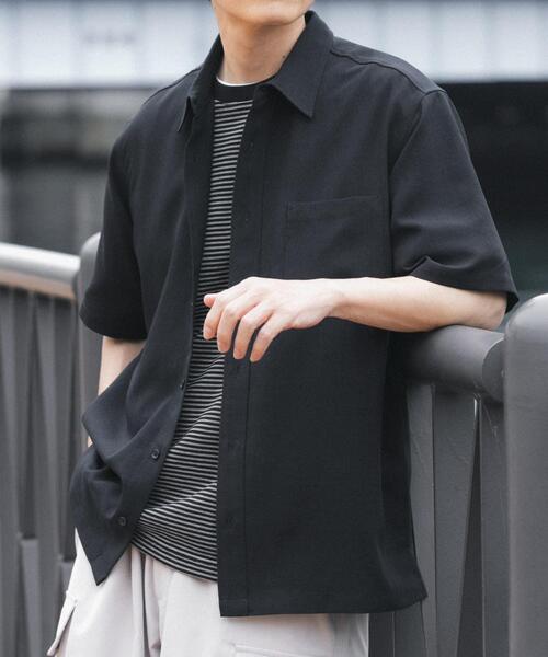ITEMS URBANRESEARCH(アイテムズ アーバンリサーチ)の「『接触冷感/吸水速乾/イージーケア/UVカット』クイックドライリネンタッチ半袖シャツ(シャツ/ブラウス・メンズ・ベージュ/チャコールグレー/ブラック/オリーブ・LARGE/MEDIUM)」の11枚目の写真