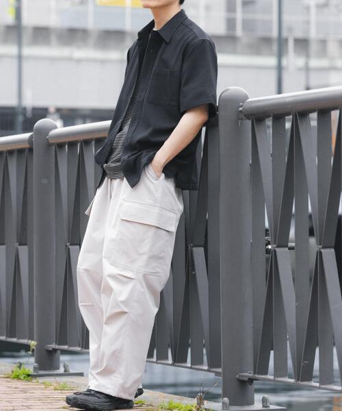 ITEMS URBANRESEARCH(アイテムズ アーバンリサーチ)の「『接触冷感/吸水速乾/イージーケア/UVカット』クイックドライリネンタッチ半袖シャツ(シャツ/ブラウス・メンズ・ベージュ/チャコールグレー/ブラック/オリーブ・LARGE/MEDIUM)」の15枚目の写真