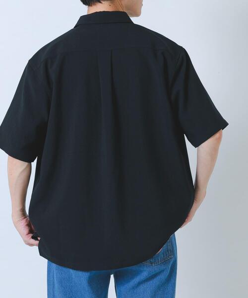 ITEMS URBANRESEARCH(アイテムズ アーバンリサーチ)の「『接触冷感/吸水速乾/イージーケア/UVカット』クイックドライリネンタッチ半袖シャツ(シャツ/ブラウス・メンズ・ベージュ/チャコールグレー/ブラック/オリーブ・LARGE/MEDIUM)」の16枚目の写真