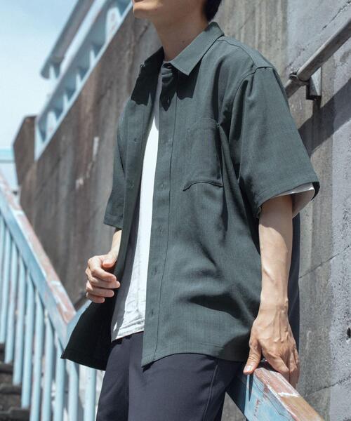 ITEMS URBANRESEARCH(アイテムズ アーバンリサーチ)の「『接触冷感/吸水速乾/イージーケア/UVカット』クイックドライリネンタッチ半袖シャツ(シャツ/ブラウス・メンズ・ベージュ/チャコールグレー/ブラック/オリーブ・LARGE/MEDIUM)」の22枚目の写真