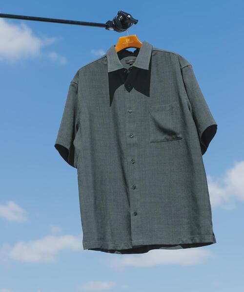 ITEMS URBANRESEARCH（アイテムズ アーバンリサーチ）の「『接触冷感/吸水速乾/イージーケア/UVカット』クイックドライリネンタッチ半袖シャツ（シャツ/ブラウス・メンズ・ベージュ/チャコールグレー/ブラック/オリーブ・LARGE/MEDIUM）」の16枚目の写真