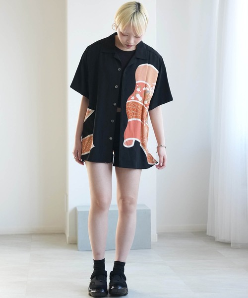 utatane(ウタタネ)の「着物リメイク maison utatane シャツ/ブラウス 黒の金朱波(シャツ/ブラウス・レディース・ブラック・M)」の4枚目の写真