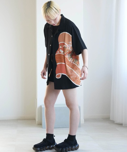 utatane(ウタタネ)の「着物リメイク maison utatane シャツ/ブラウス 黒の金朱波(シャツ/ブラウス・レディース・ブラック・M)」の5枚目の写真