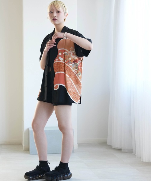 utatane(ウタタネ)の「着物リメイク maison utatane シャツ/ブラウス 黒の金朱波(シャツ/ブラウス・レディース・ブラック・M)」の6枚目の写真