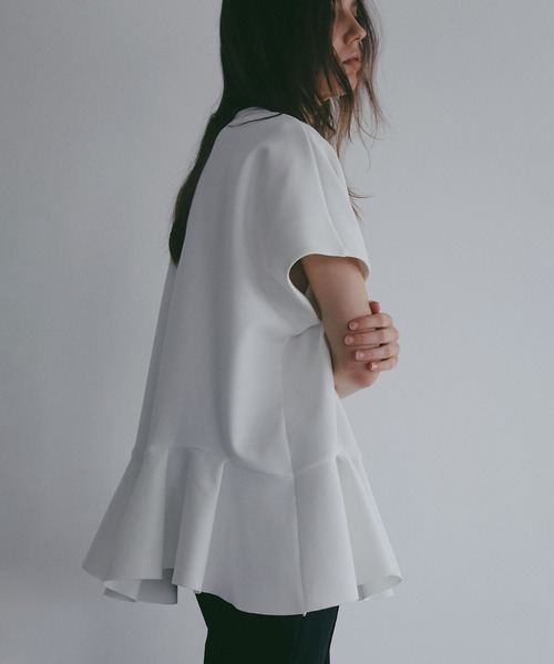 MANOF(マノフ)の「FRILL DOLMAN LOOSE TOPS(Tシャツ/カットソー・レディース・ホワイト/ブラック・F)」の2枚目の写真