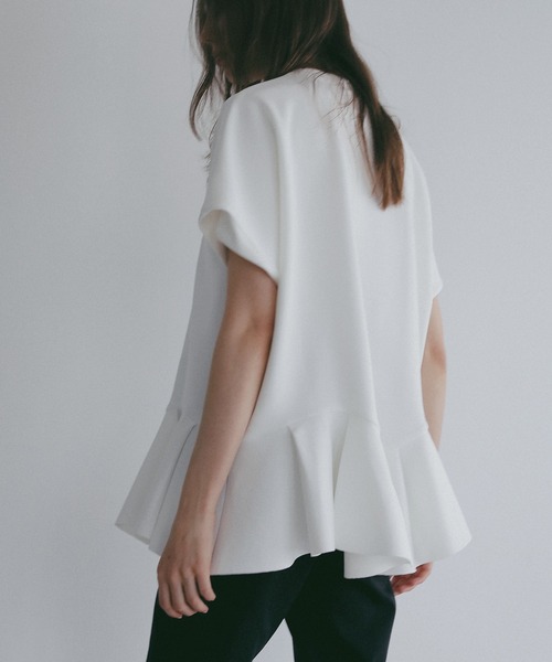 MANOF(マノフ)の「FRILL DOLMAN LOOSE TOPS(Tシャツ/カットソー・レディース・ホワイト/ブラック・F)」の9枚目の写真