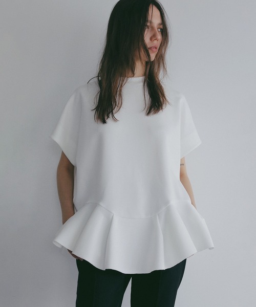 MANOF(マノフ)の「FRILL DOLMAN LOOSE TOPS(Tシャツ/カットソー・レディース・ホワイト/ブラック・F)」の6枚目の写真