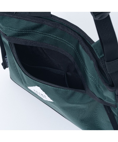 BEAMS DESIGN(ビームス デザイン)の「BEAMSDESIGN(ビームスデザイン)Slash サコッシュ(ショルダーバッグ・メンズ・グリーン/カーキ/ブラック/パープル/ベージュ・FREE)」の11枚目の写真