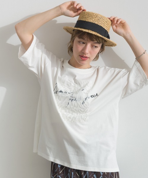 le colis(ルコリ)の「天竺 ジャガード パッチロゴ 刺繍 Tシャツ(Tシャツ/カットソー・レディース・オフホワイト/ブラック・FREE)」の1枚目の写真