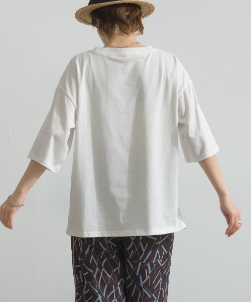 le colis(ルコリ)の「天竺 ジャガード パッチロゴ 刺繍 Tシャツ(Tシャツ/カットソー・レディース・オフホワイト/ブラック・FREE)」の5枚目の写真