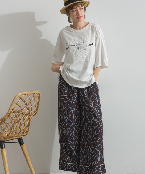 le colis(ルコリ)の「天竺 ジャガード パッチロゴ 刺繍 Tシャツ(Tシャツ/カットソー・レディース・オフホワイト/ブラック・FREE)」の9枚目の写真