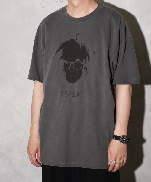 THRIFTY LOOK(スリフティールック)の「THRIFTY LOOK / スリフティールック "REPEAT" SS TEE リラックスフィット グラフィック Tシャツ(Tシャツ/カットソー・メンズ・ブラック/ホワイト/スミクロ・MEDIUM/LARGE/X-LARGE/SMALL)」の3枚目の写真