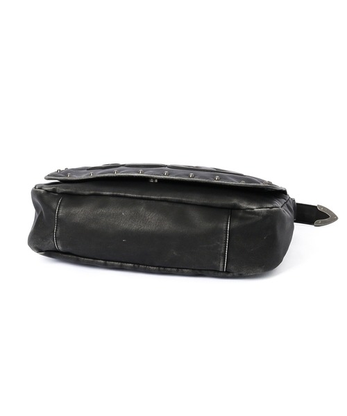 X-girl(エックスガール)の「XG LOGO PATCH STUDDED FAUX LEATHER SHOULDER BAG(ショルダーバッグ・レディース・ブラック/ブラウン・ONE SIZE)」の15枚目の写真