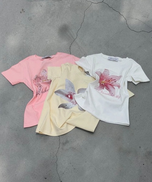 Never mind the XU(ネバーマインドザエックスユー)の「【Never mind the XU】flower rhinestone tee / 【ネバーマインド ザ エックスユー】フラワープリントラインストーンクロップド半袖Tシャツ(Tシャツ/カットソー・レディース・イエロー/ホワイト/ピンク・L)」の5枚目の写真
