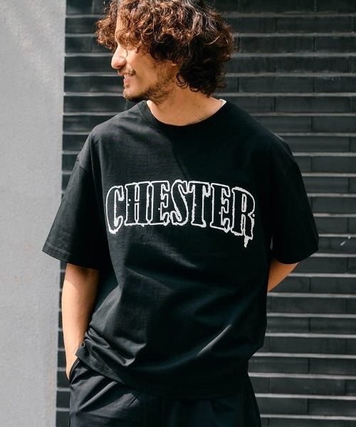 Chester(チェスター)の「mt10544- 2トーン アーチロゴ プリントTシャツ(10012)(Tシャツ/カットソー・メンズ・ホワイト/ブラック系その他/ブラック・M/L/XL)」の5枚目の写真