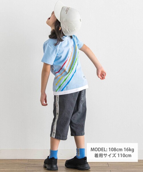 BeBe(ベベ)の「【ブルーインパルス】スモーク飛行プリント天竺半袖Tシャツ(Tシャツ/カットソー・キッズ・ホワイト/ブルー・110cm/120cm/130cm/140cm)」の7枚目の写真