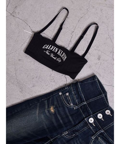 GYDA(ジェイダ)の「Calvin Klein LIGHTLY LINED BANDEAU(その他トップス・レディース・ブラック・SMALL)」の4枚目の写真