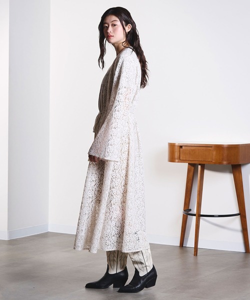 ROSE BUD（ローズバッド）の「(mag.by c)FRONT OPEN LACE DRESS（ワンピース・レディース・オフホワイト/バーガンディー・ONE SIZE）」の13枚目の写真