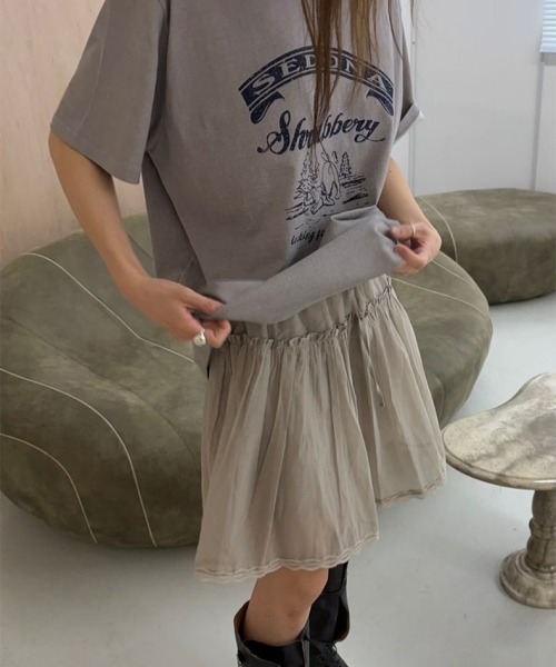 gossip!ロサンゼルス(ゴシップロサンゼルス)の「【Y2Kガーリー】レトロレースフリルティアードミディスカート ゴム仕様(スカート・レディース・グレー・M)」の3枚目の写真