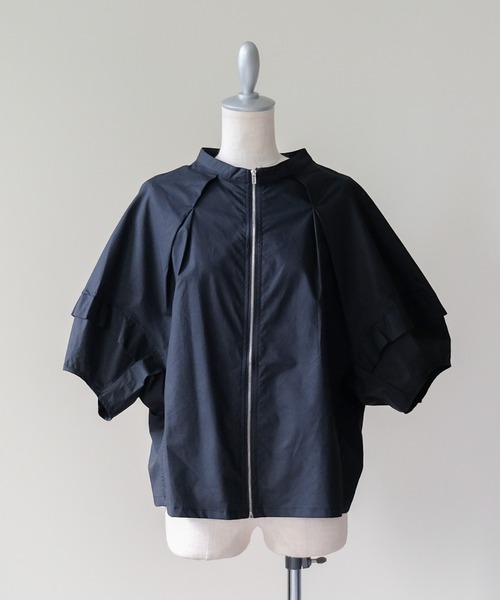 DOLLUPOOPS(ドールアップウップス)の「Dolman Tuck Blouson(ドルマンタックブルゾン)(ブルゾン・レディース・ブラック/ベージュ/オフホワイト・FREE)」の3枚目の写真
