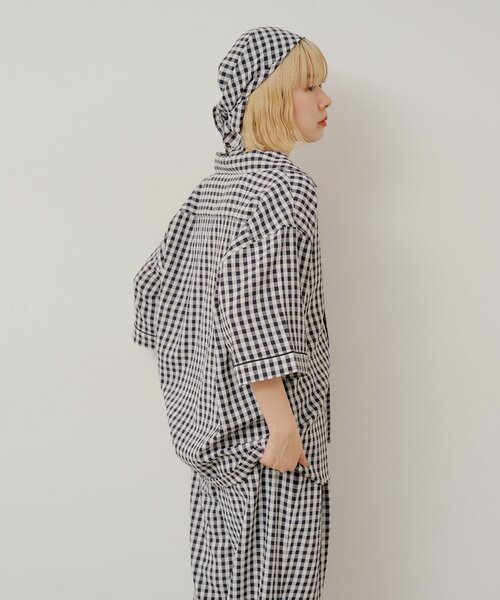 WHIMSIC（ウィムジック）の「【UNISEX】ギンガムチェックバンダナ付きスリーピングシャツ（シャツ/ブラウス・メンズ・ブラック/ブルー/キャメル・FREE）」の10枚目の写真