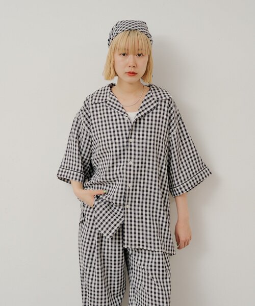 WHIMSIC（ウィムジック）の「【UNISEX】ギンガムチェックバンダナ付きスリーピングシャツ（シャツ/ブラウス・メンズ・ブラック/ブルー/キャメル・FREE）」の8枚目の写真