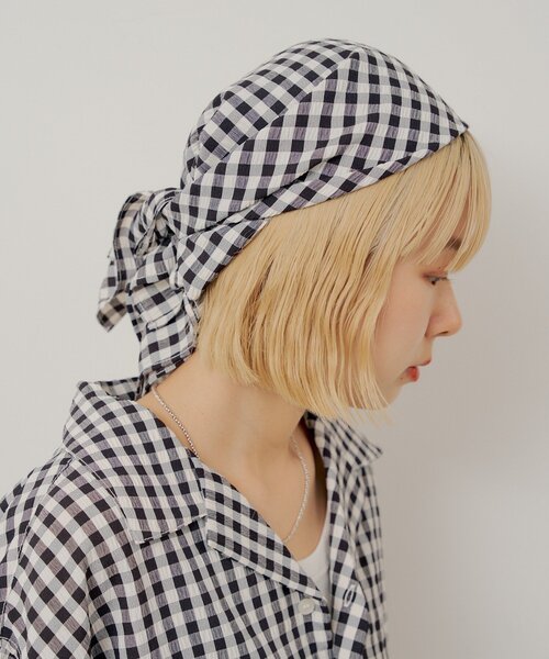 WHIMSIC（ウィムジック）の「【UNISEX】ギンガムチェックバンダナ付きスリーピングシャツ（シャツ/ブラウス・メンズ・ブラック/ブルー/キャメル・FREE）」の4枚目の写真