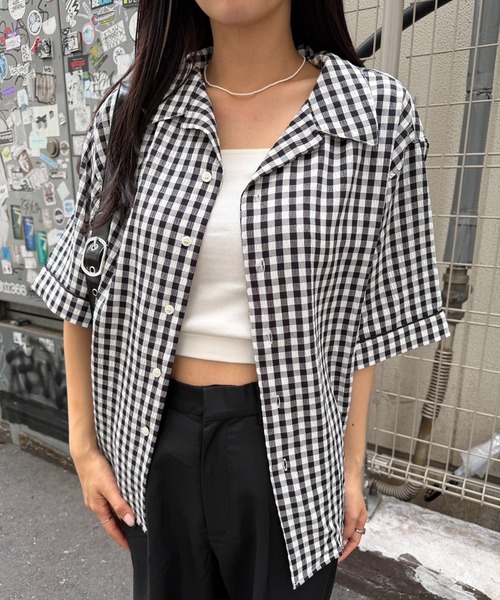 WHIMSIC(ウィムジック)の「【UNISEX】ギンガムチェックバンダナ付きスリーピングシャツ(シャツ/ブラウス・メンズ・ブラック/ブルー/キャメル・FREE)」の1枚目の写真