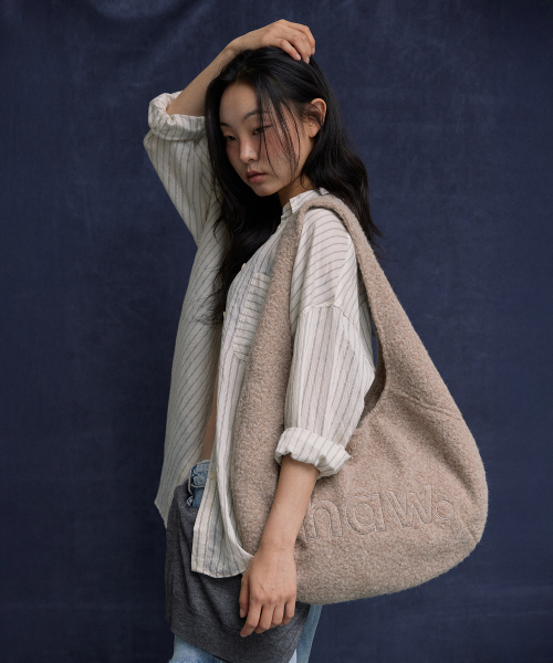 HAVEAWHALE（ハブアホエール）の「boucle pebble bag (BE)（ショルダーバッグ・レディース・その他・FREE）」の4枚目の写真