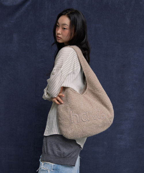 HAVEAWHALE（ハブアホエール）の「boucle pebble bag (BE)（ショルダーバッグ・レディース・その他・FREE）」の5枚目の写真
