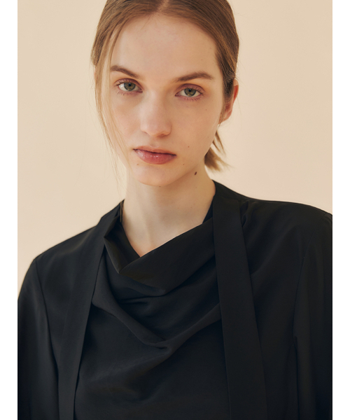 LETQSTUDIO(レチケットスタジオ)の「モックネックスカーフブラウス、ブラック(シャツ/ブラウス・レディース・その他・SMALL/MEDIUM)」の4枚目の写真