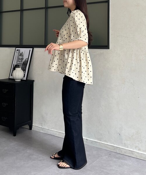 prose verse(プロズヴェール)の「【接触冷感】バックテールタックスリーブペプラムブラウス(シャツ/ブラウス・レディース・ブラック/ベージュ系その他・LARGE/MEDIUM)」の21枚目の写真