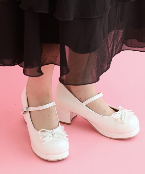 cs T&P(シーエスティーアンドピー)の「小リボンダブルパンプス(パンプス・レディース・ダークブラウン系1/アイボリー系1/ブラック系1/レッド系3・L/LL/S/M)」の19枚目の写真