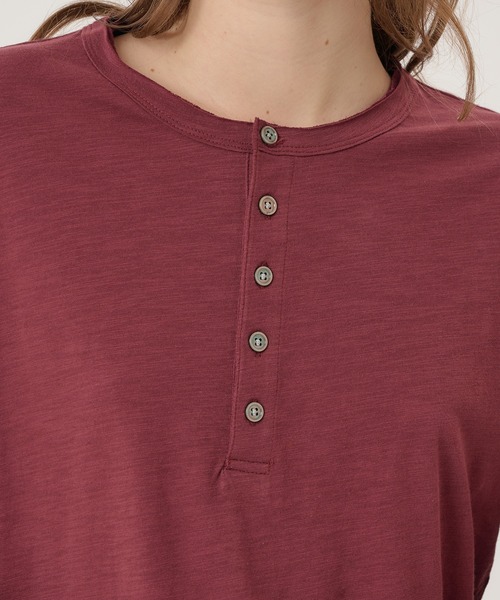 Perushu(ペルーシュ)の「CUTOFF HENLEY SLUB LONG SLEEVE TSHIRT/カットオフヘンリースラブロンT(Tシャツ/カットソー・メンズ・ボルドー/ブラック/グレー/オフホワイト・MEDIUM/LARGE)」の10枚目の写真