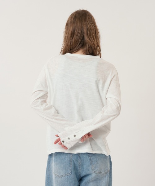 Perushu(ペルーシュ)の「CUTOFF HENLEY SLUB LONG SLEEVE TSHIRT/カットオフヘンリースラブロンT(Tシャツ/カットソー・メンズ・ボルドー/ブラック/グレー/オフホワイト・MEDIUM/LARGE)」の5枚目の写真