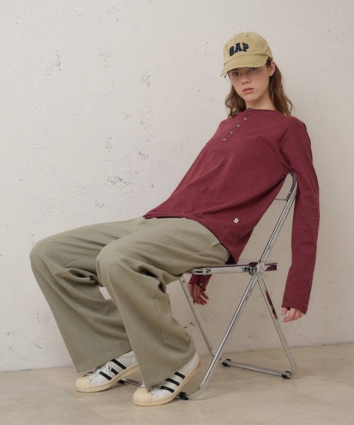 Perushu(ペルーシュ)の「CUTOFF HENLEY SLUB LONG SLEEVE TSHIRT/カットオフヘンリースラブロンT(Tシャツ/カットソー・メンズ・ボルドー/ブラック/グレー/オフホワイト・MEDIUM/LARGE)」の9枚目の写真