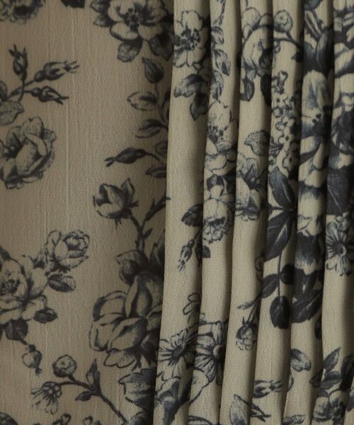 LAURA ASHLEY(ローラアシュレイ)の「【7分袖/羽織におすすめ!洗える/セットアップ可】トワル ディライト柄ブラウス(シャツ/ブラウス・レディース・ネイビー系/カーキ系・40/38)」の16枚目の写真