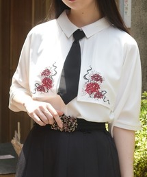 axes femme（アクシーズファム）の「彼岸花刺繍ネクタイBL（シャツ/ブラウス）」