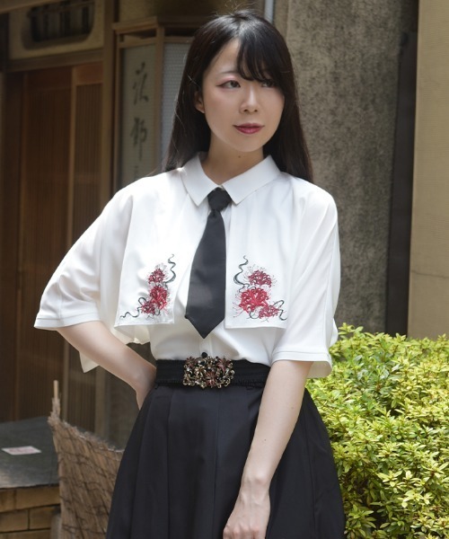 axes femme(アクシーズファム)の「彼岸花刺繍ネクタイBL(シャツ/ブラウス・レディース・ブルー/レッド/ホワイト・FREE)」の4枚目の写真