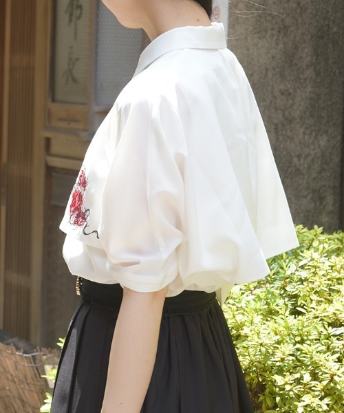 axes femme(アクシーズファム)の「彼岸花刺繍ネクタイBL(シャツ/ブラウス・レディース・ブルー/レッド/ホワイト・FREE)」の5枚目の写真