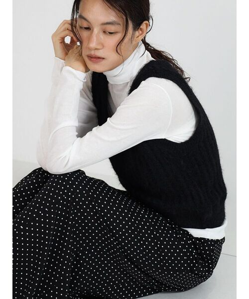 FIKA.(フィーカ)の「Shaggy knit vest(ニット/セーター・レディース・ブラック/オフホワイト・MEDIUM)」の13枚目の写真