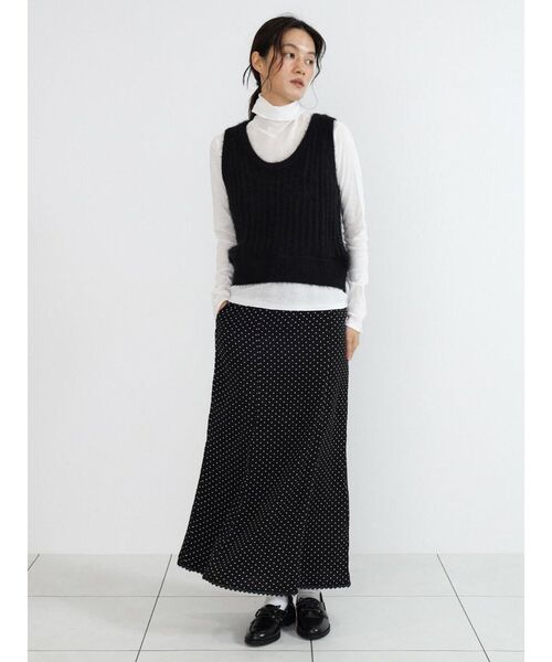 FIKA.(フィーカ)の「Shaggy knit vest(ニット/セーター・レディース・ブラック/オフホワイト・MEDIUM)」の4枚目の写真